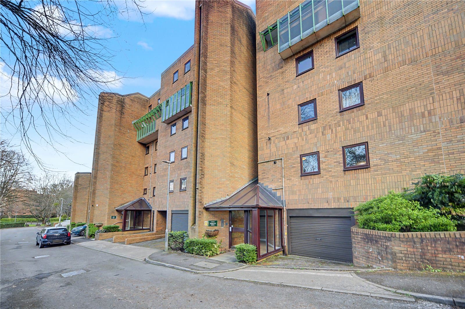 The Crescent, Llandaff, Cardiff, CF5 2DL